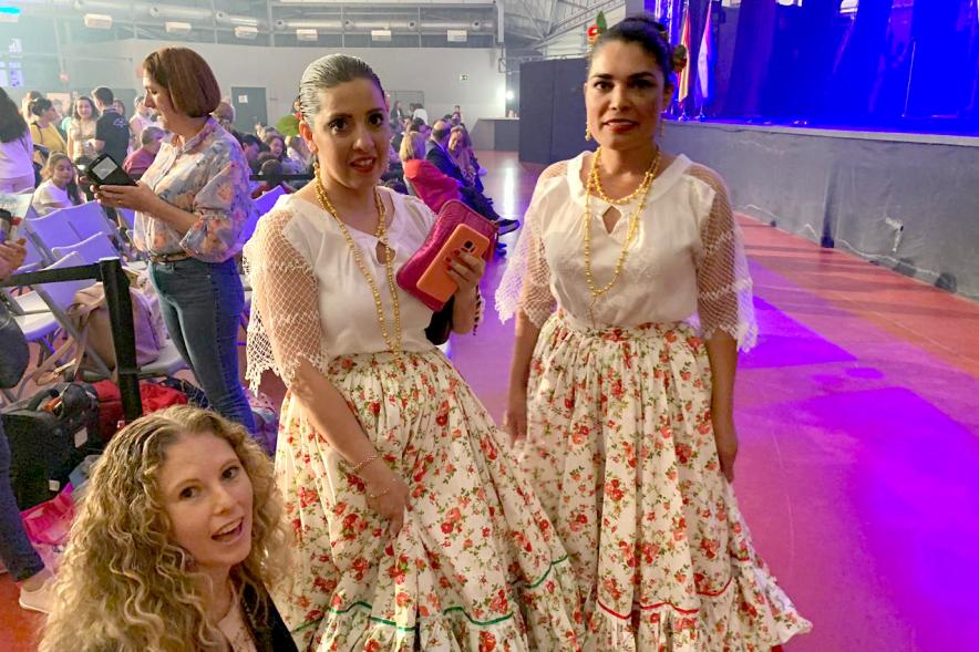 Trajes típicos. Festival Cultural Folclórico