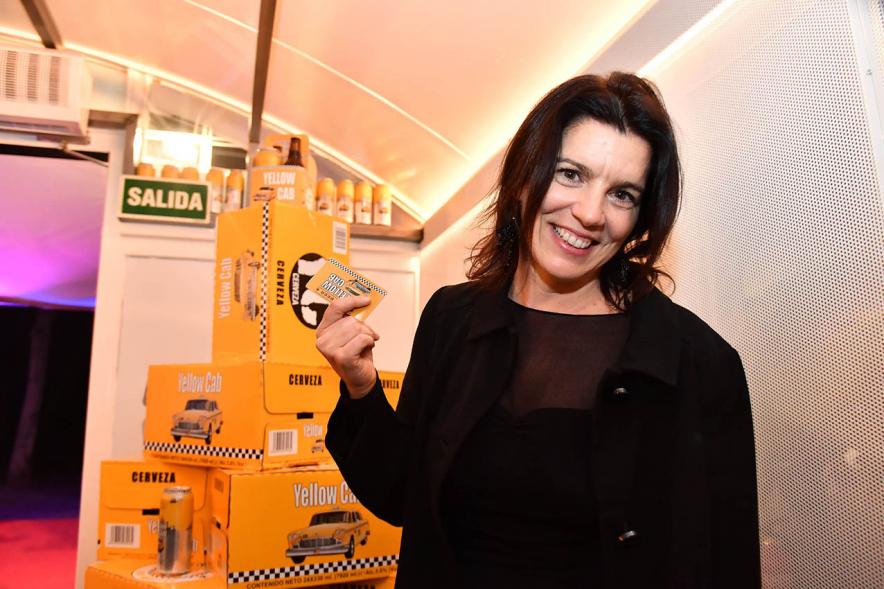 Laia Marull Posando en Yellow Cab en un momento de la fiesta