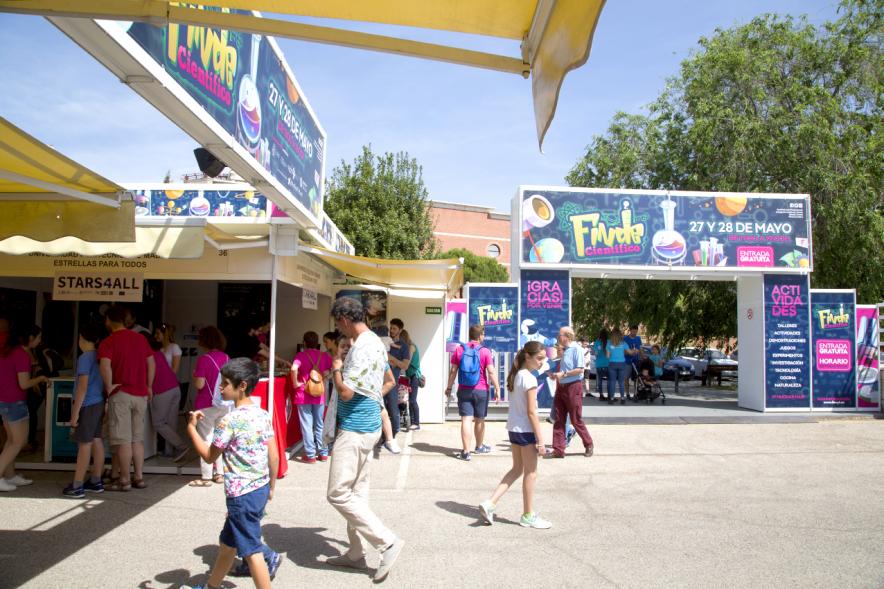 Finde Científico en el MUNCYT - Parte exterior de la actividad.