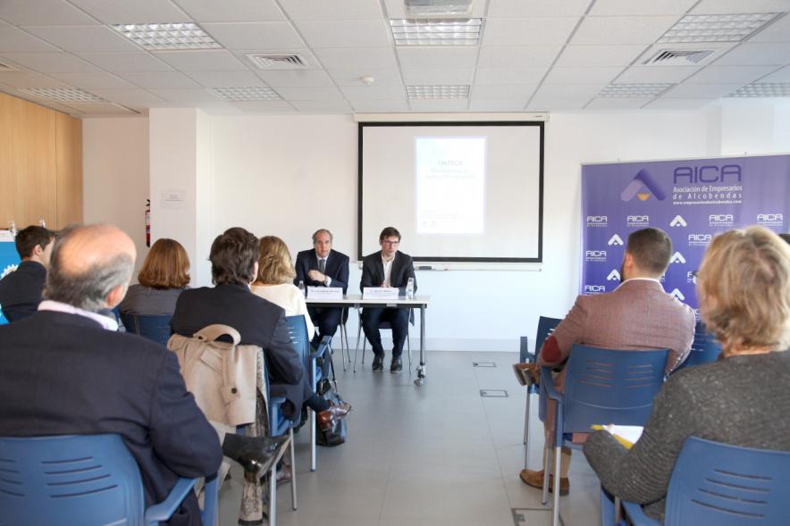 Jornada Fintech - Imagen de los ponentes y los asistentes.