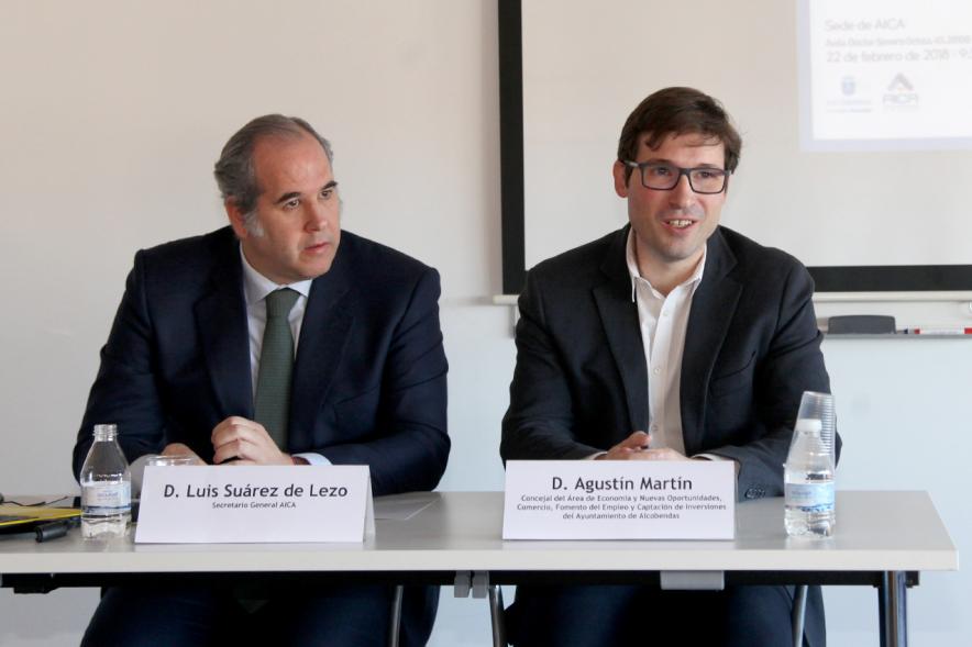Jornada Fintech -  Imagen  de la mesa con el ponente y el concejal.