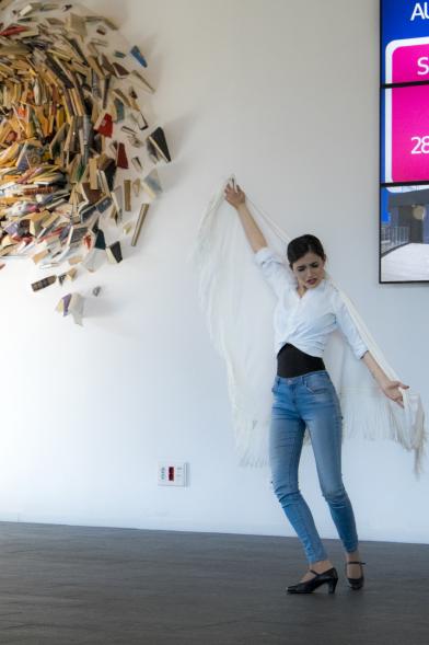 Flashmob en el Centro de Arte de Alcobendas -Bailarina.