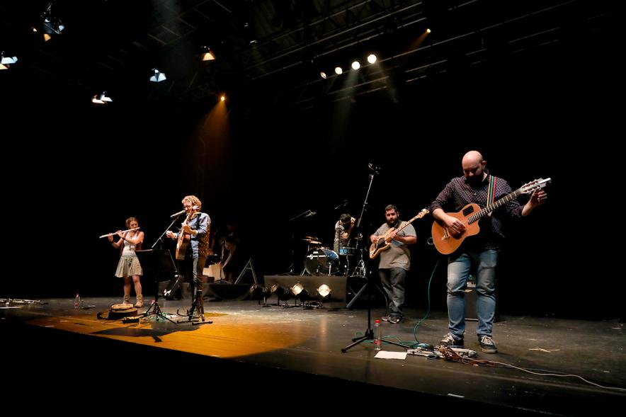 Concierto Folk Día de Castilla La Mancha - Imagen de un grupo folk.