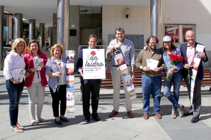 Delegación municipal durante la visita