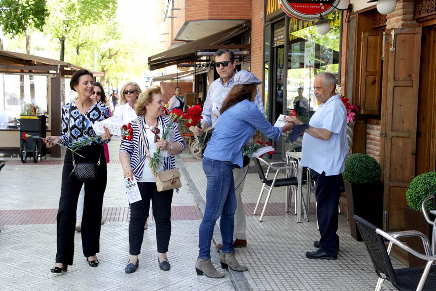 Delegación municipal durante la visita