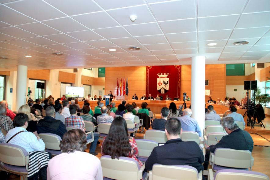 Ier Foro de la Vivienda Pública de Alcobendas - Imagen vista general de la sala donde se celebra el foro.