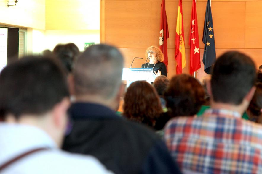 Ier Foro de la Vivienda Pública de Alcobendas - Imagen de una de las ponentes en un momento de su intervención.