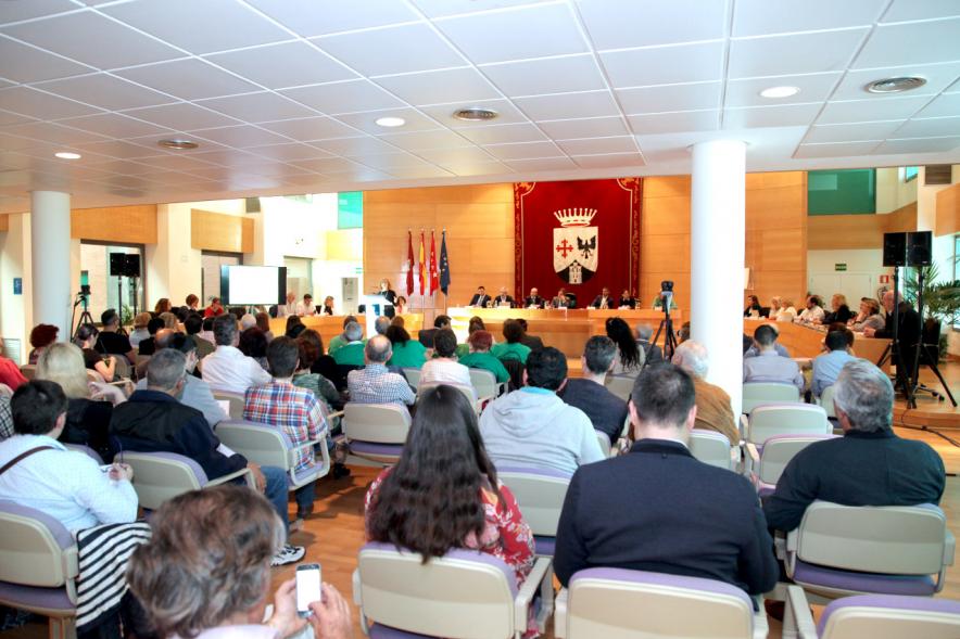 Ier Foro de la Vivienda Pública de Alcobendas -  Imagen vista general de la sala donde se celebra el foro.