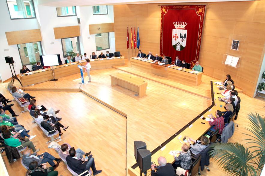 Ier Foro de la Vivienda Pública de Alcobendas - Imagen vista cenital de la sala donde se celebra el foro.