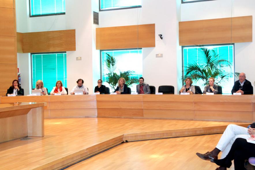 Ier Foro de la Vivienda Pública de Alcobendas - Imagen de una de las  mesas del foro.