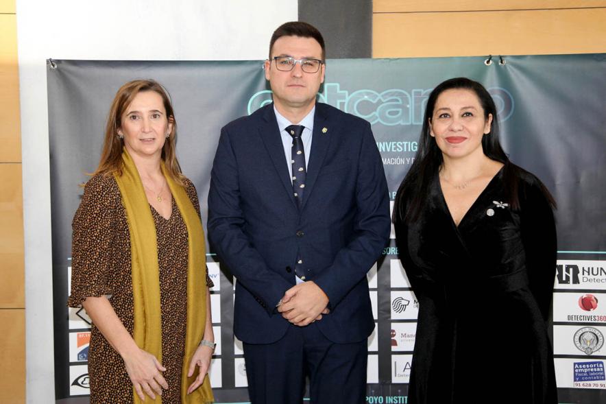 Inauguración IIIer Encuentro Anual de Investigación Privada - Imagen de las personalidades encargadas de inaugurar el encuentro.