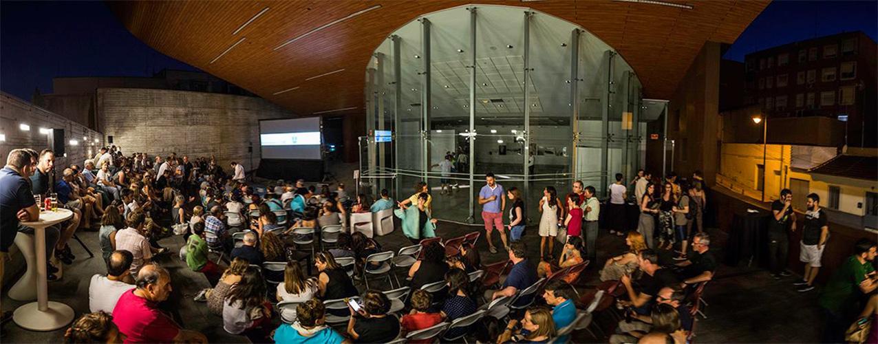 Fotonoche 2016 - Imagen general del público asistente al evento.