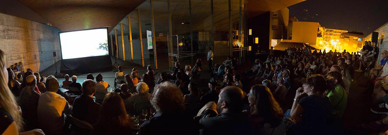 Fotonoche 2016 - Imagen general del público asistente al evento.