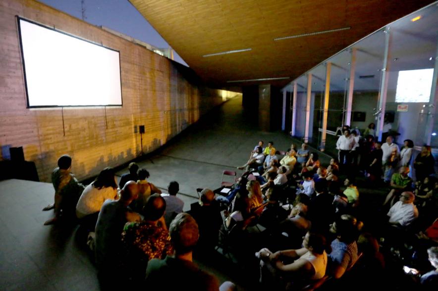 Proyección al aire libre. Fotonoche 2019 
