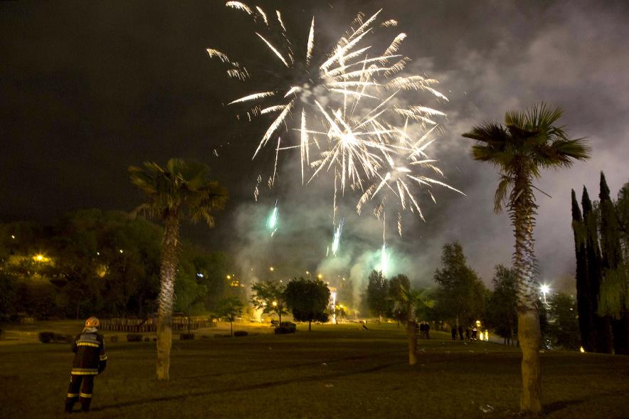 Detonaciones en el cielo nocturno