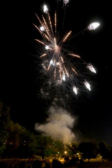 Detonaciones en el cielo nocturno