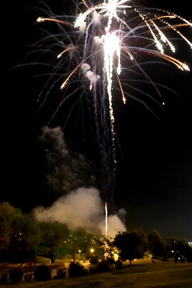 Detonaciones en el cielo nocturno