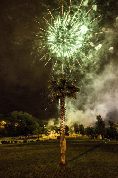 Detonaciones en el cielo nocturno