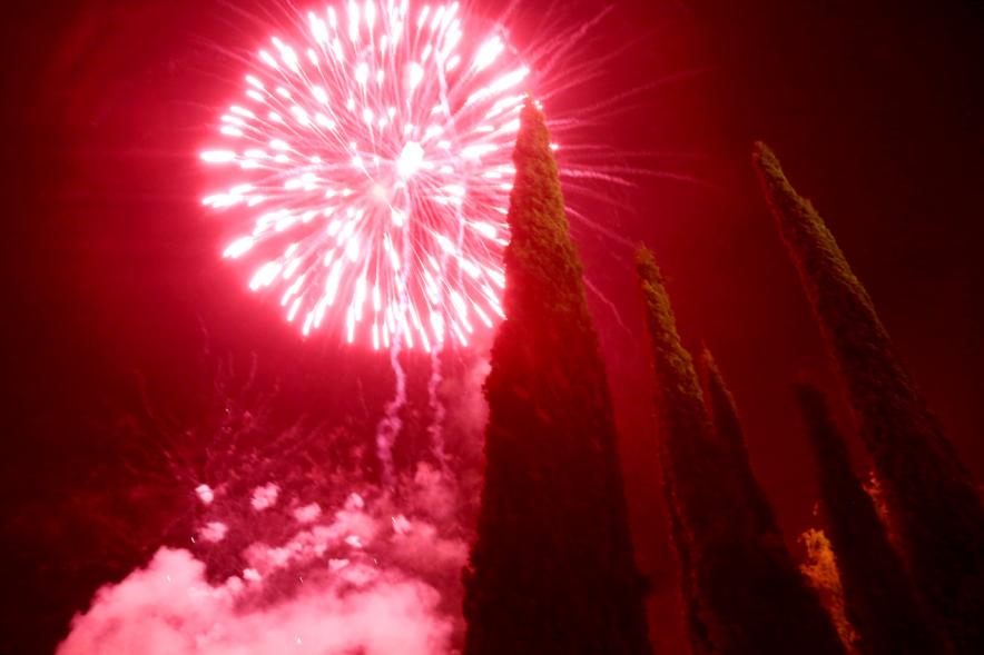 Detonaciones en el cielo nocturno