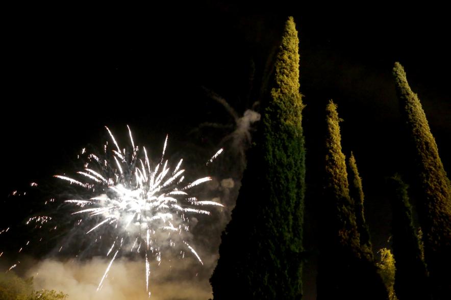 Detonaciones en el cielo nocturno