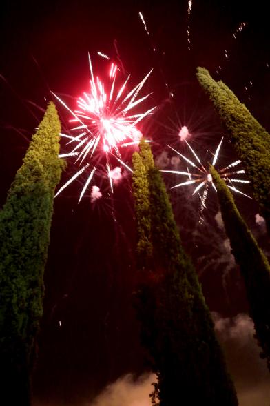 Detonaciones en el cielo nocturno