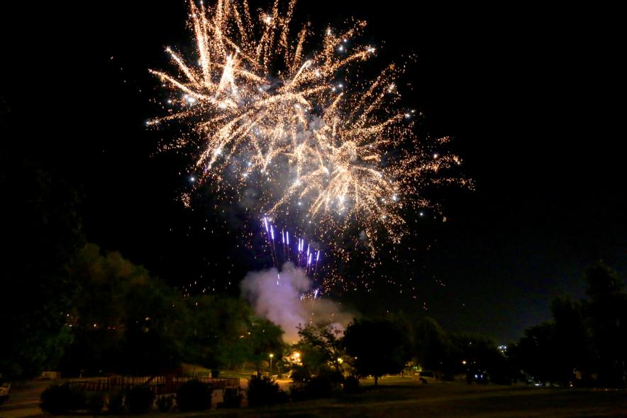 Detonaciones en el cielo nocturno