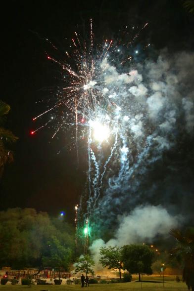Detonaciones en el cielo nocturno