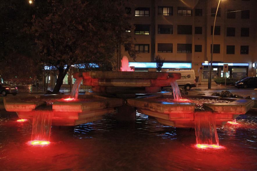 Iluminación de Fuente por el Día del Cancer de Mama - 125812