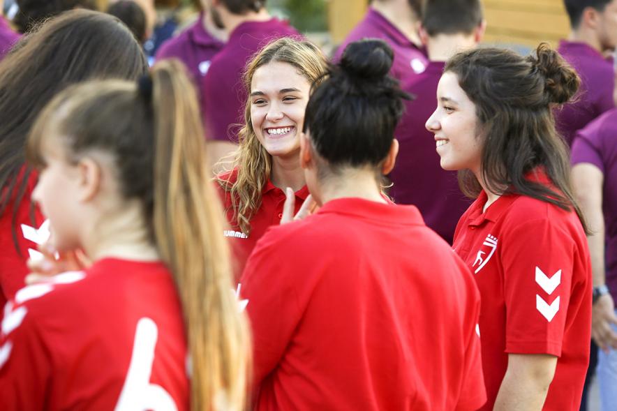 Presentación Equipos FUNDAL 2018-19 - Imagen de varias jugadoras sonrientes.
