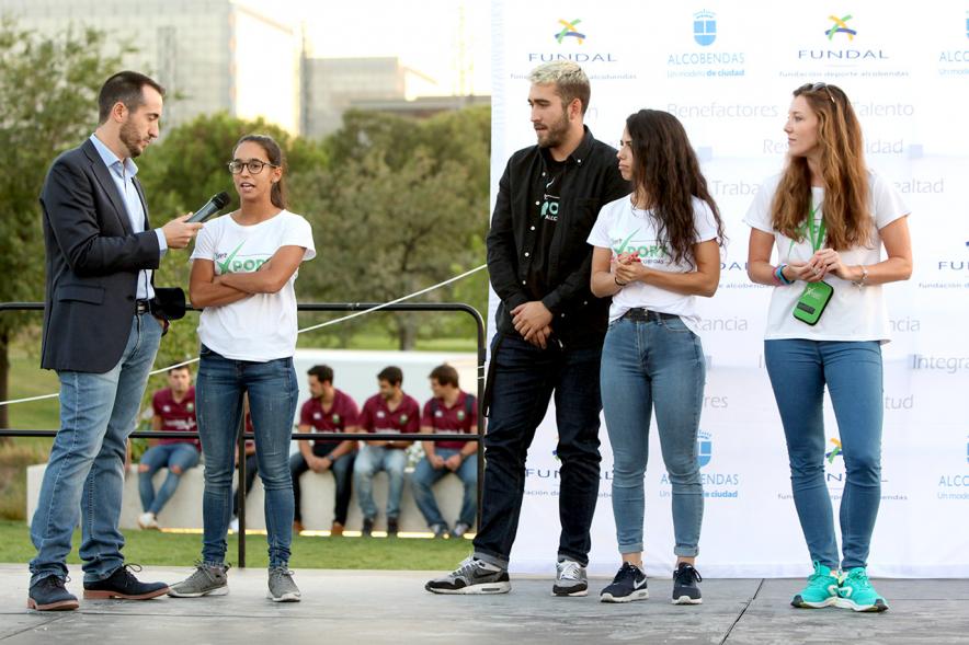 Presentación de los Equipos FUNDAL 2017 -  Entrevista a una deportista.