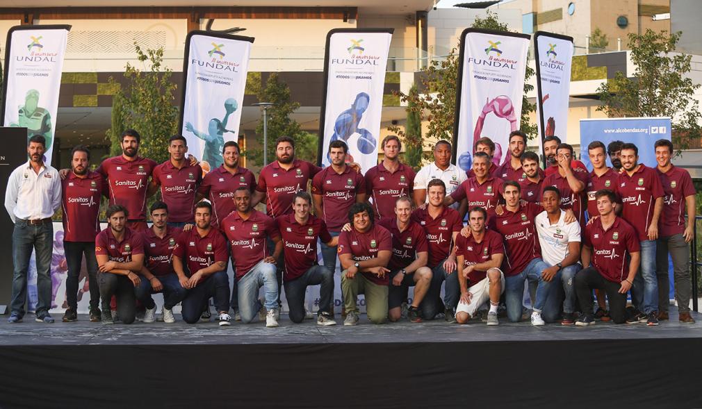 Presentación Equipos FUNDAL 2018-19 - Posado grupal de varios equipos de balonmano.