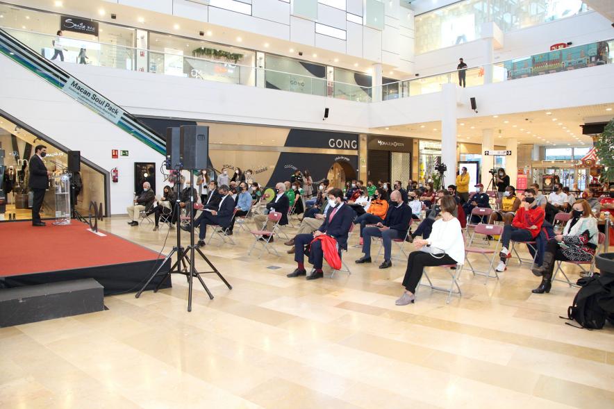 Presentación Equipos Fundal 2020 - Panorámica de la presentación  en el centro Moraleja Green.