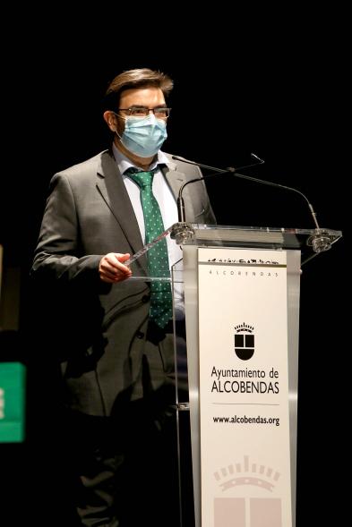 Ponente en la Entrega de las 100 Becas FUNDAL .