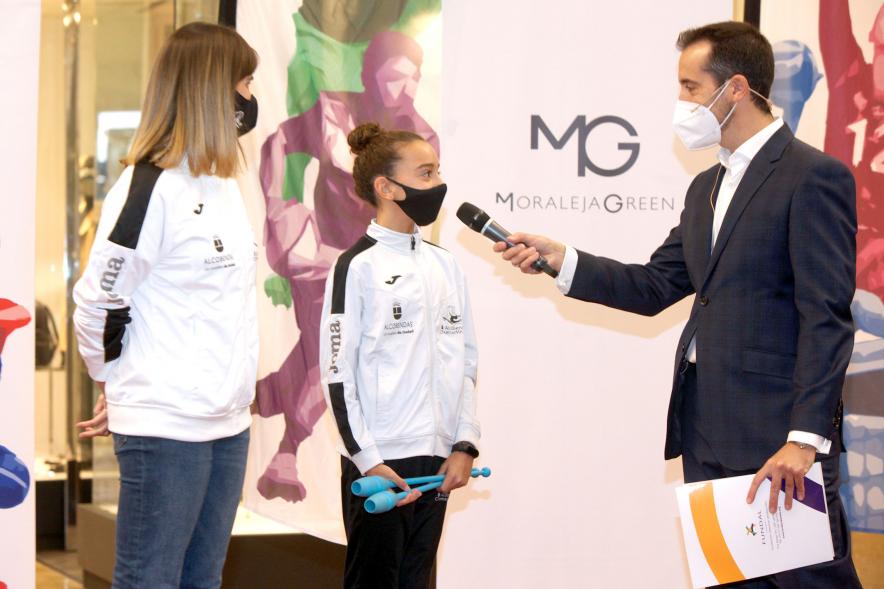 Presentación Equipos Fundal 2020 -  Primer plano de varias deportistas siendo entrevistadas.