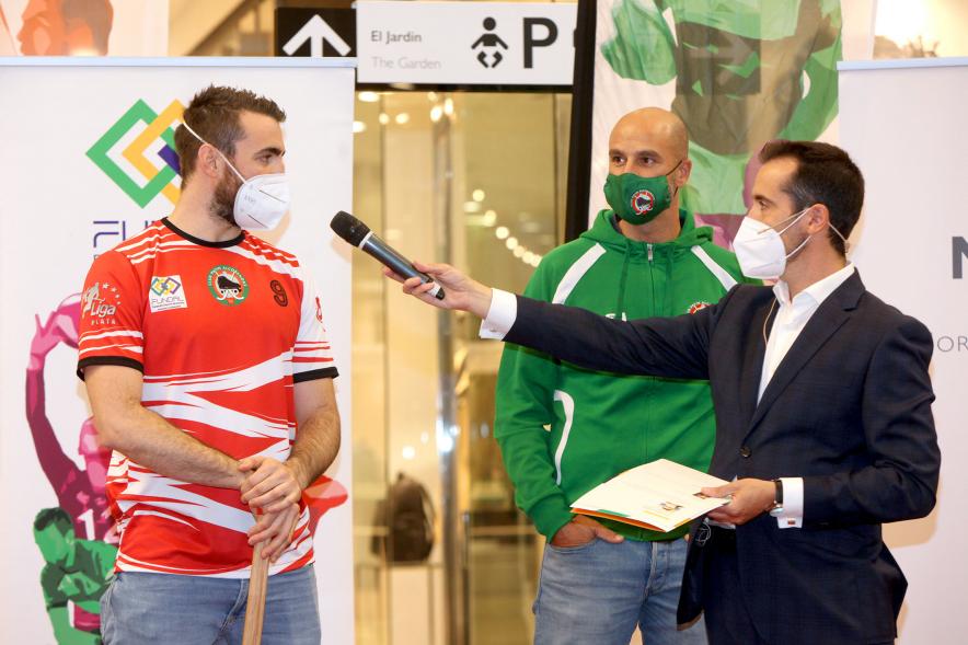 Presentación Equipos Fundal 2020 - Primer plano de varios deportistas siendo entrevistados.