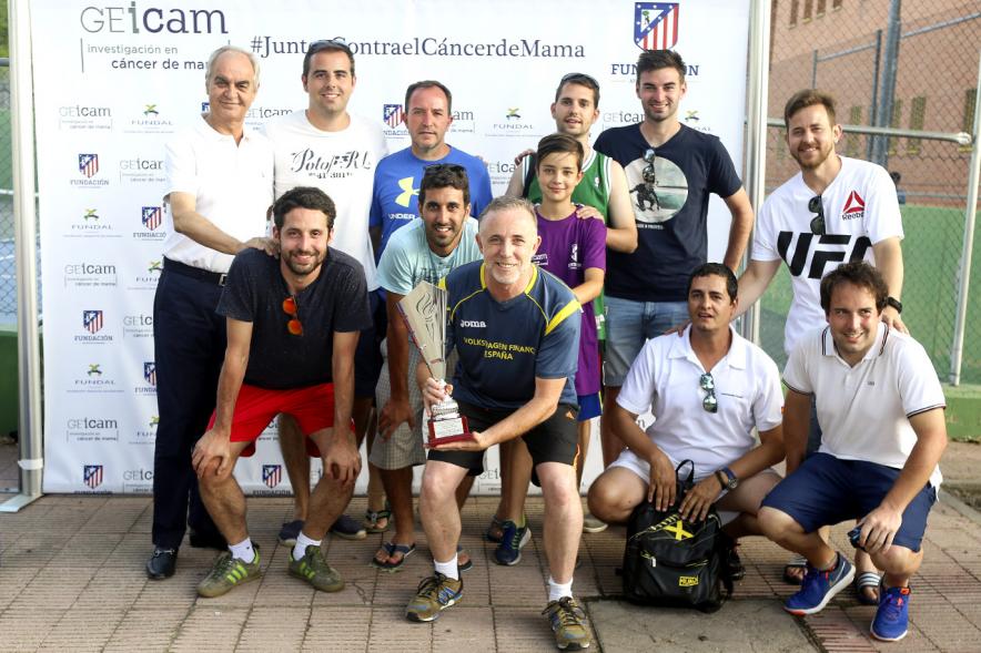 IIIer Torneo Interempresas Fútbol 7 - Posado de los familiares de los ganadores.