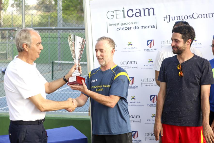IIIer Torneo Interempresas Fútbol 7 -Recogida de trofeos.