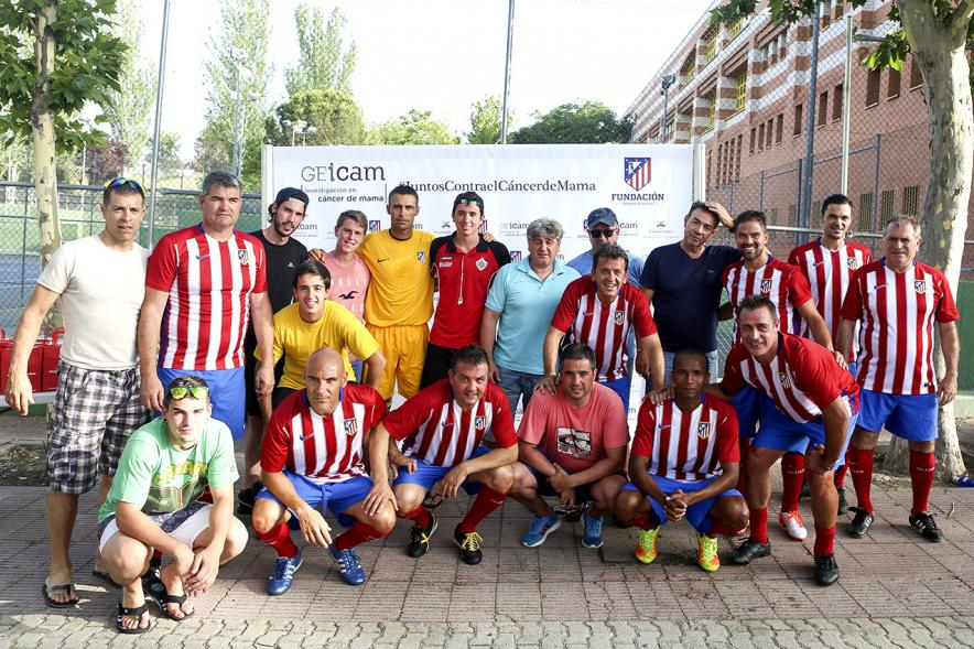 IIIer Torneo Interempresas Fútbol 7 - Posado de un equipo participante.