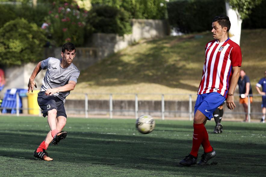 IIIer Torneo Interempresas Fútbol 7 - Dos jugadores jugando.