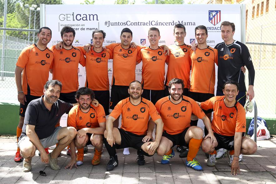 IIIer Torneo Interempresas Fútbol 7 - Posado de un equipo participante.