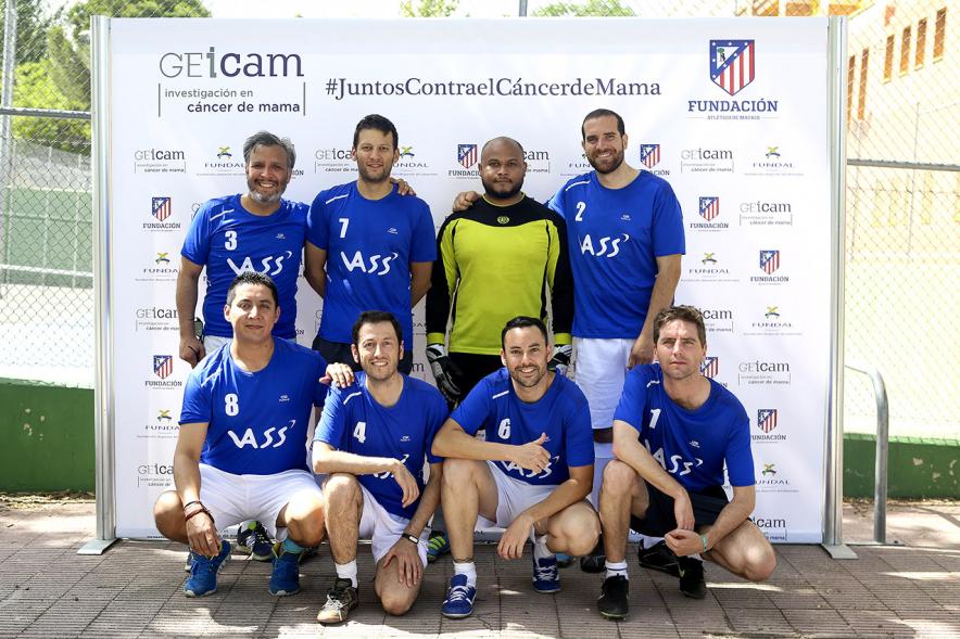 IIIer Torneo Interempresas Fútbol 7 - Posado de un equipo participante.