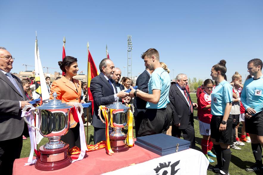 Final Fútbol Femenino Campeonato de España Selecciones Territoriales - Recogida de trofeos.