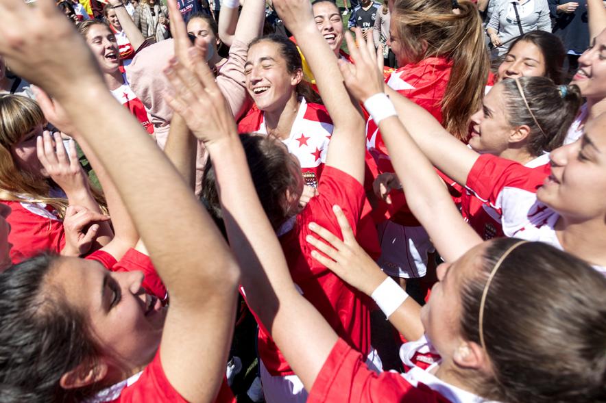 Final Fútbol Femenino Campeonato de España Selecciones Territoriales -  Alegria de las ganadoreas.