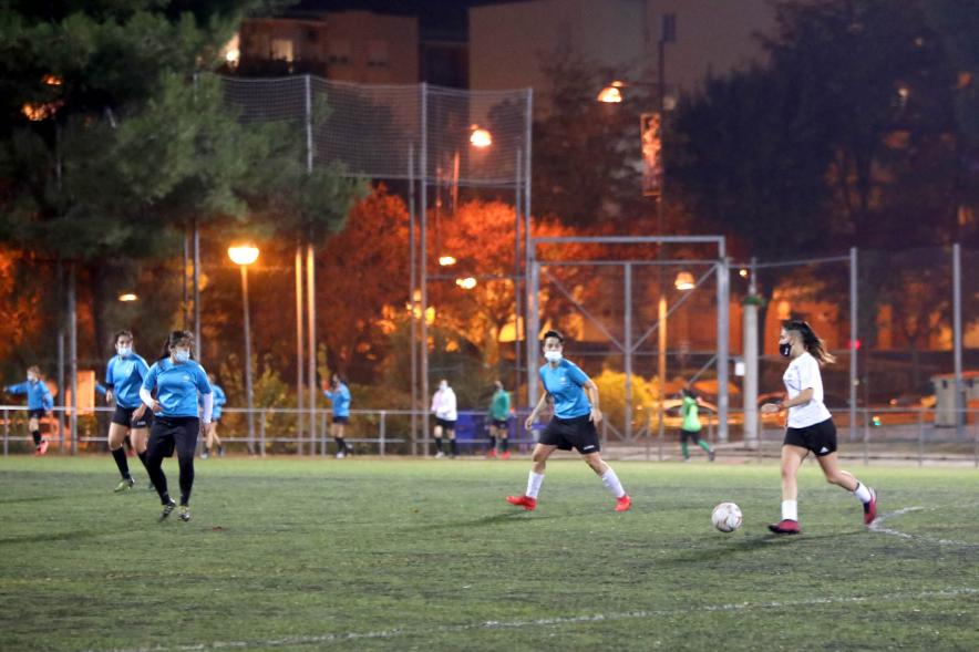 Jugadoras durante el partido. Torneo de Fútbol Femenino EFFA - 2020