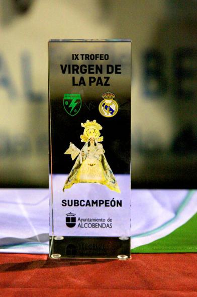 IXº Torneo de Fútbol Virgen de la Paz - Imagen del trofeo de subcampeón.