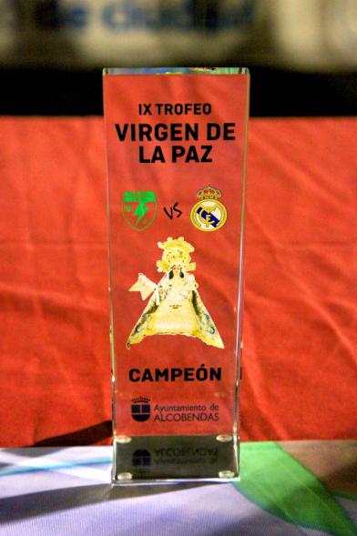 IXº Torneo de Fútbol Virgen de la Paz - Imagen del trofeo de campeón.