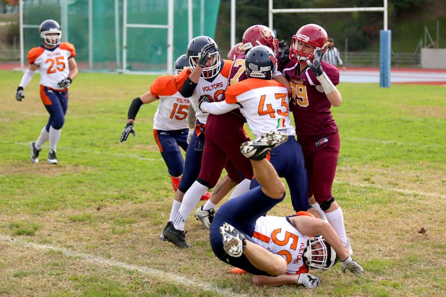 Defensa de Mallorca Voltors parando el avance de Alcobendas Cavaliers
