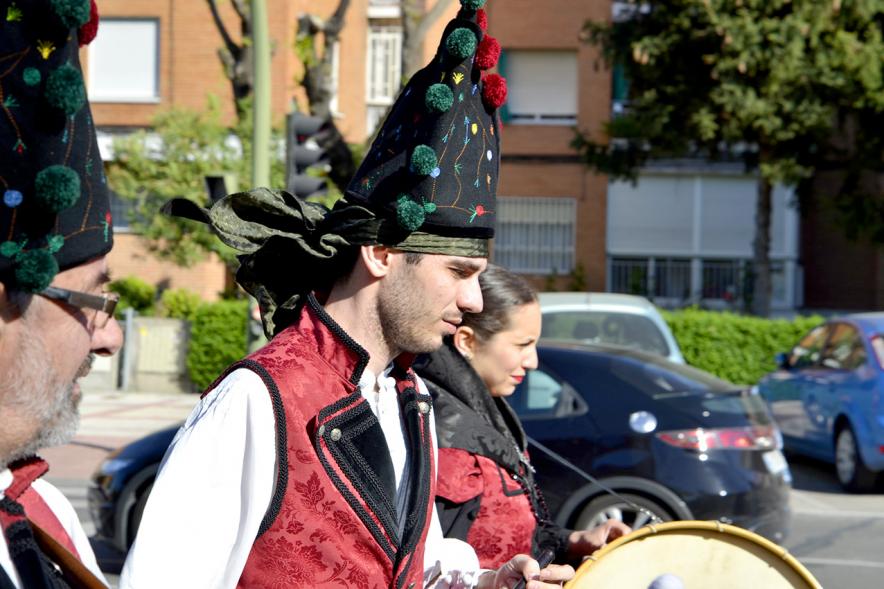 XVIIº Encuentro de Gaitas - Imagen de unas personas que participan en el evento.