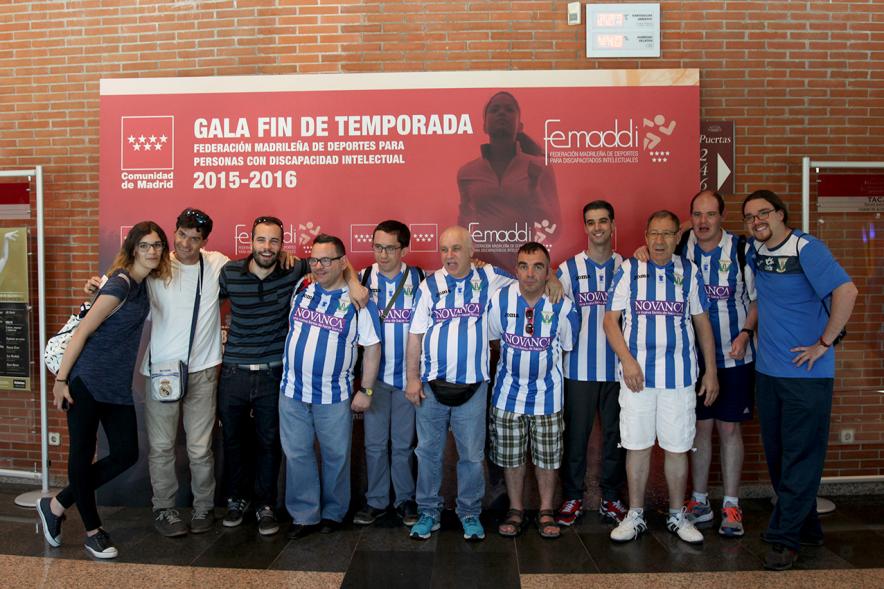 Gala FEMADDI - Imagen de equipo participantes en la gala.