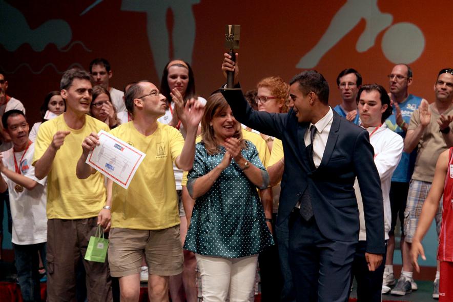 Gala FEMADDI - Imagen de personas en el escenario.
